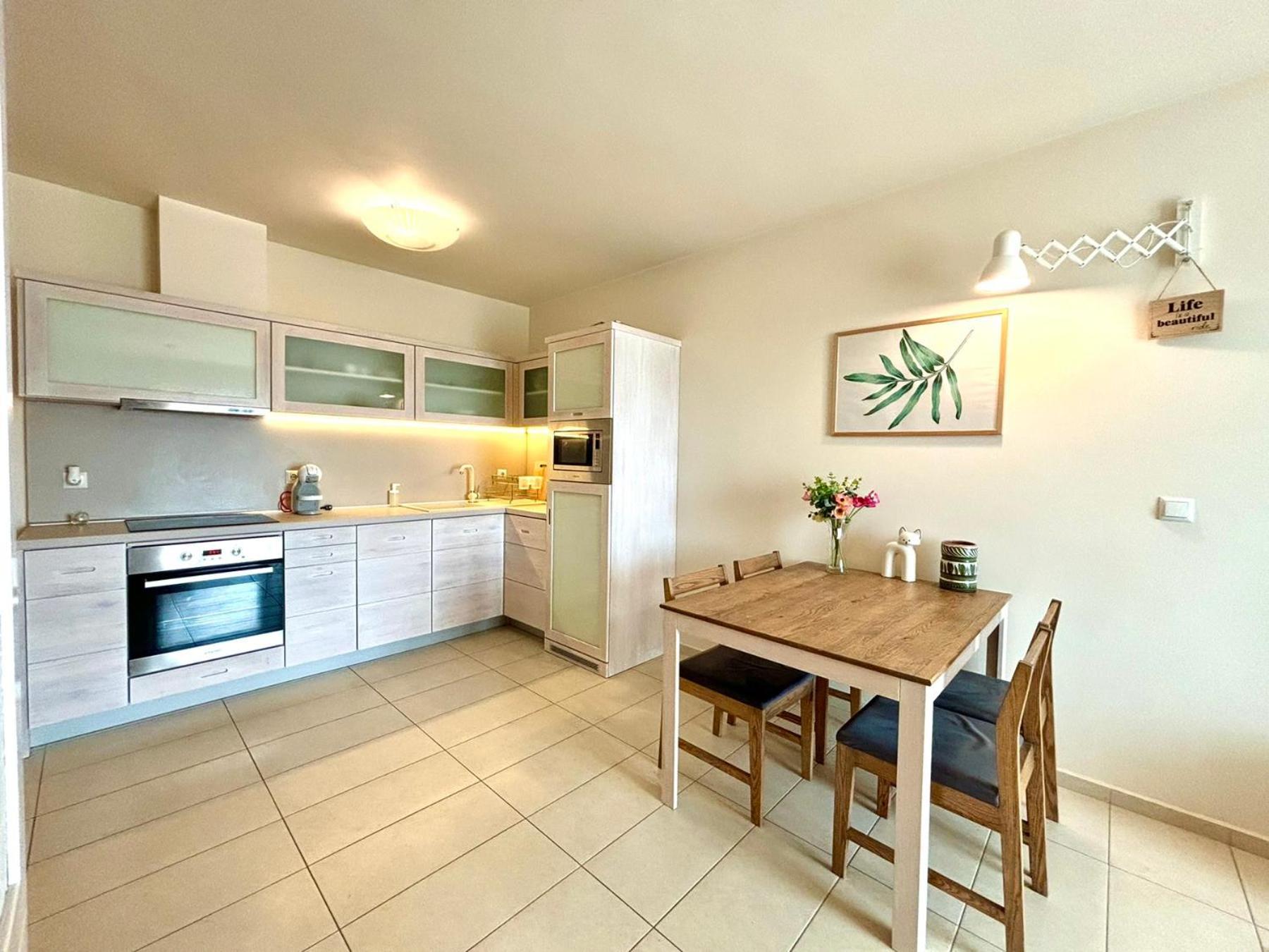Appartement Downтown - Free Parking à Varna Extérieur photo