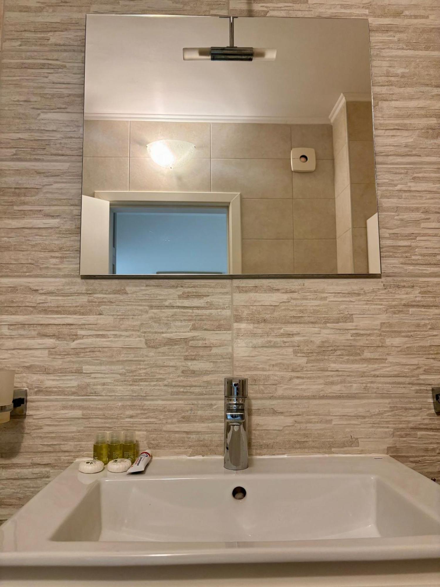 Appartement Downтown - Free Parking à Varna Extérieur photo
